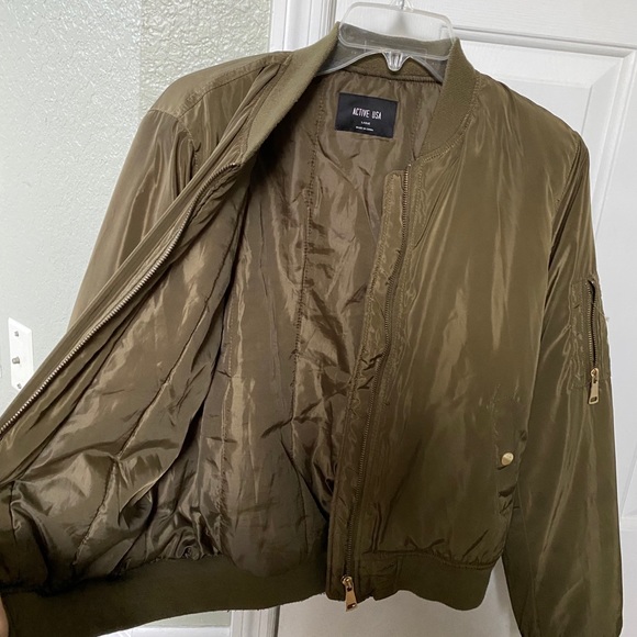 Jacket - Picture 2 of 4